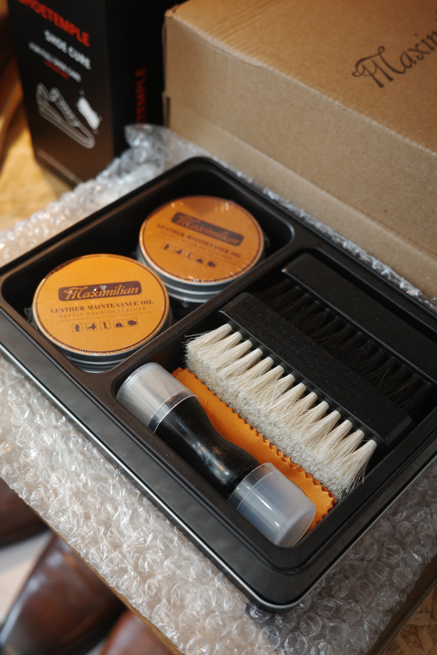 MAXIMILIAN Shoe Polish Kit 7 PC Leather Shoe Shining kit Care for Shoe Care and Cleaning.