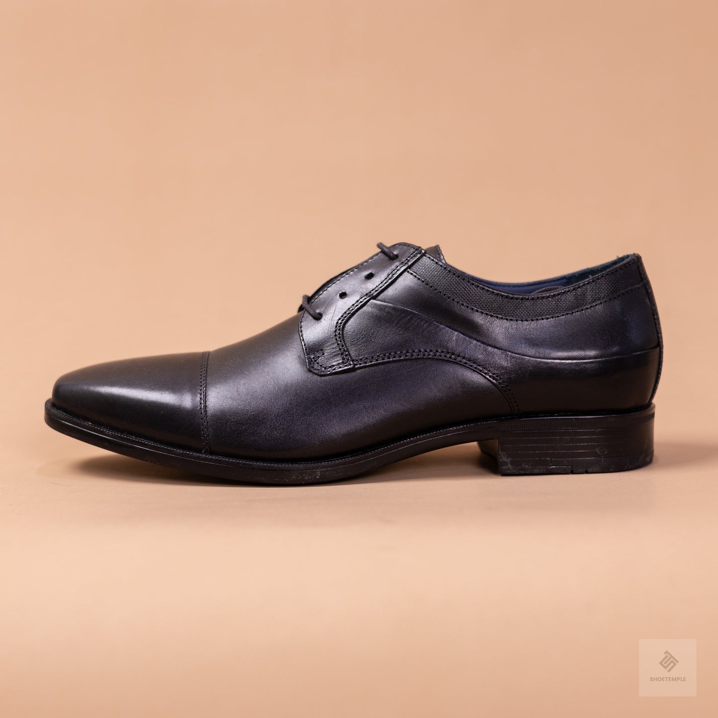 Johnston and Murphy Cap Toe Shoes - Black