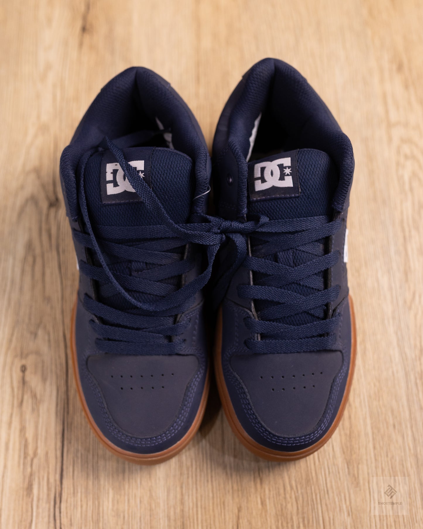 DC High Top Sneaker