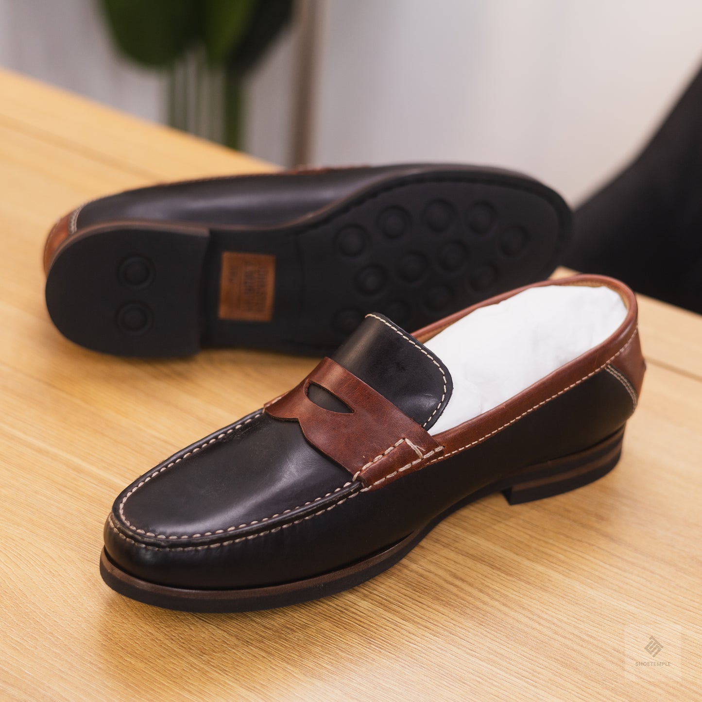 Johnston & Murphy Bolton Two Toned Penny