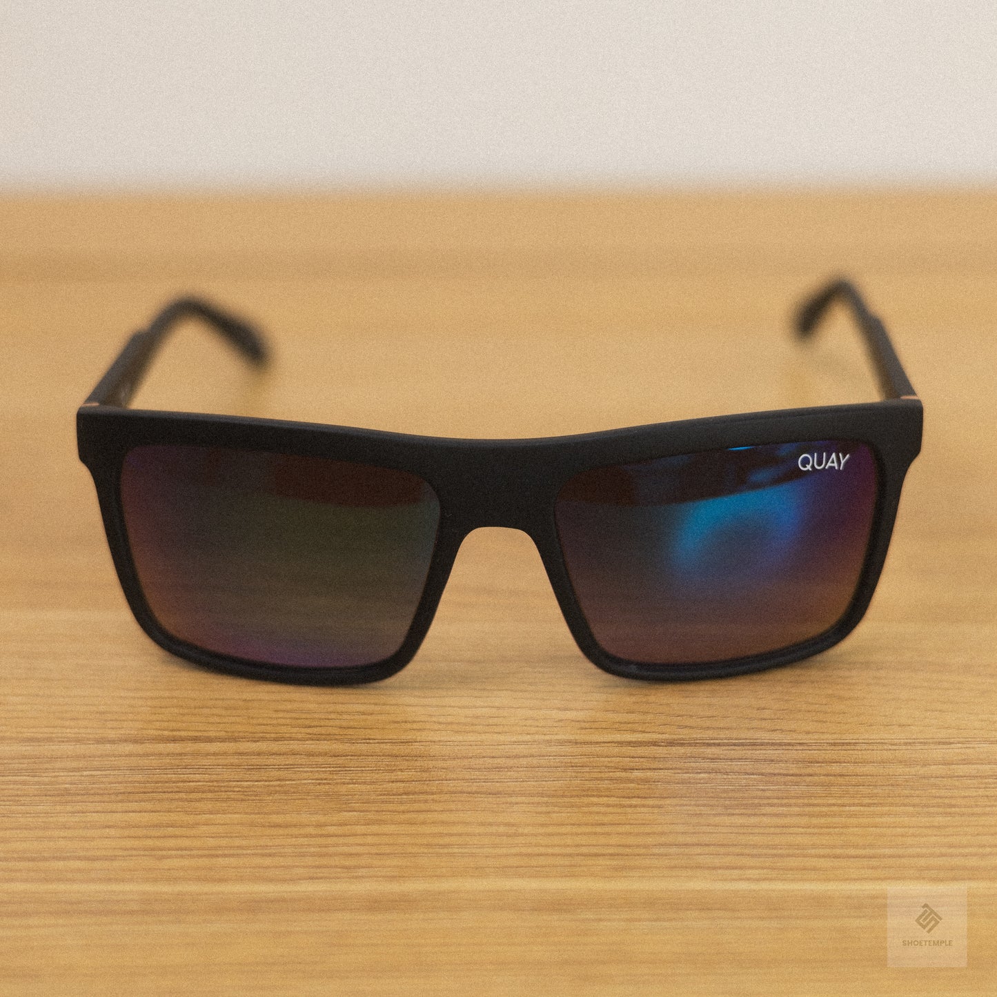 QUAY LET IT RUN Sunglasses