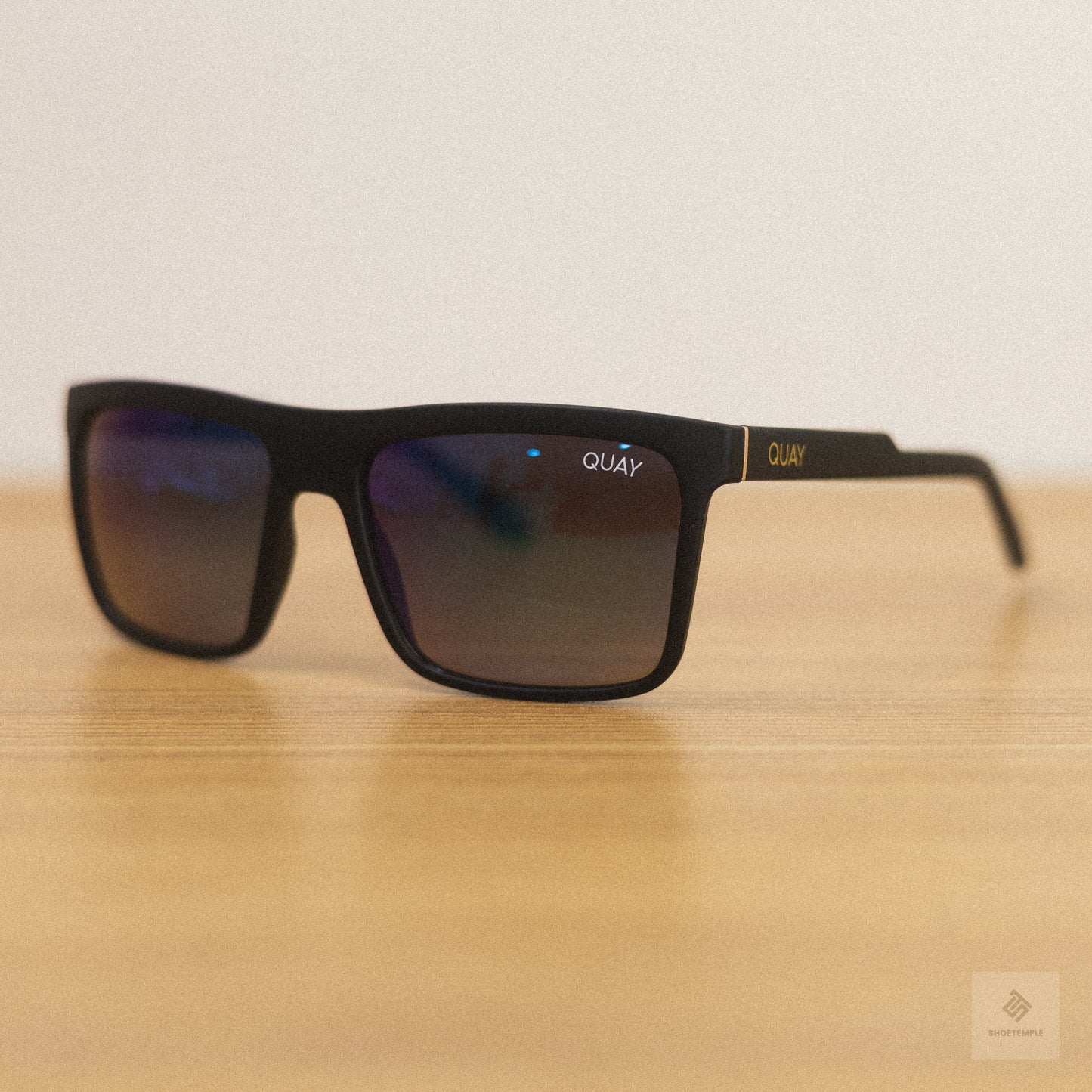 QUAY LET IT RUN Sunglasses