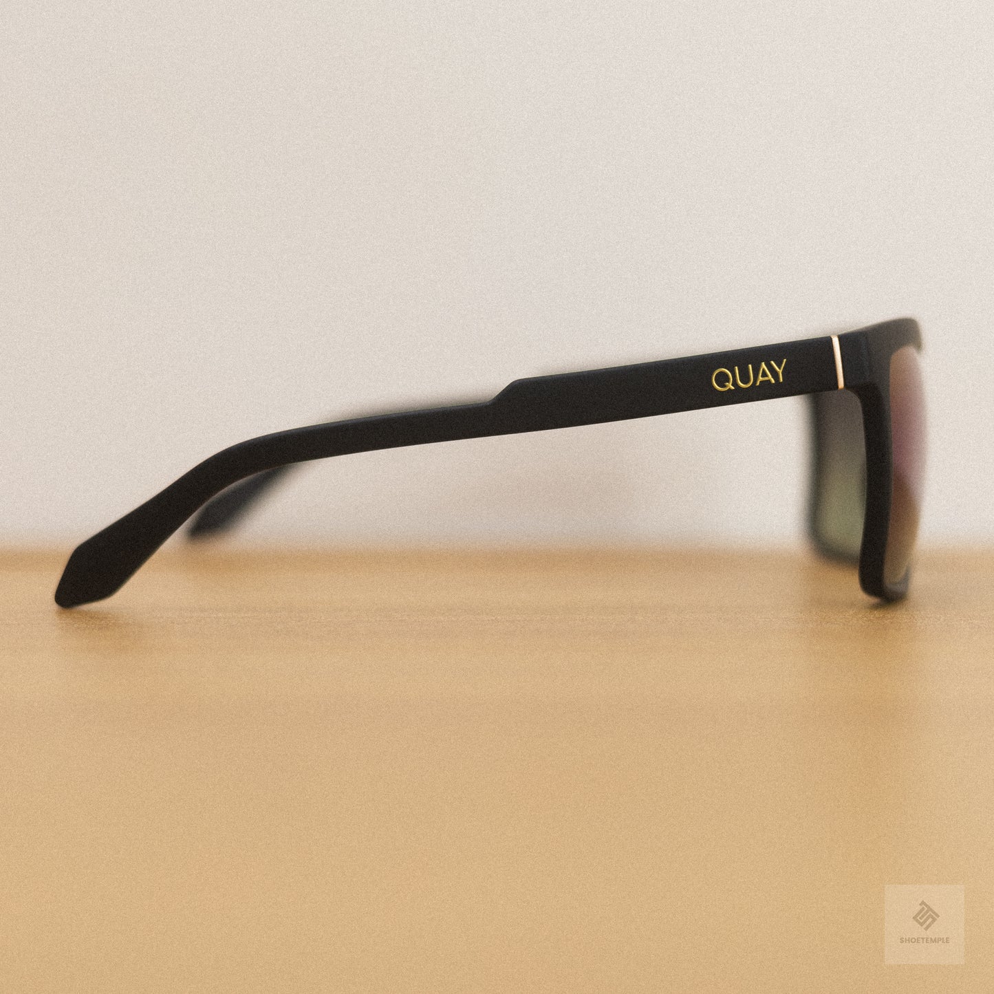 QUAY LET IT RUN Sunglasses
