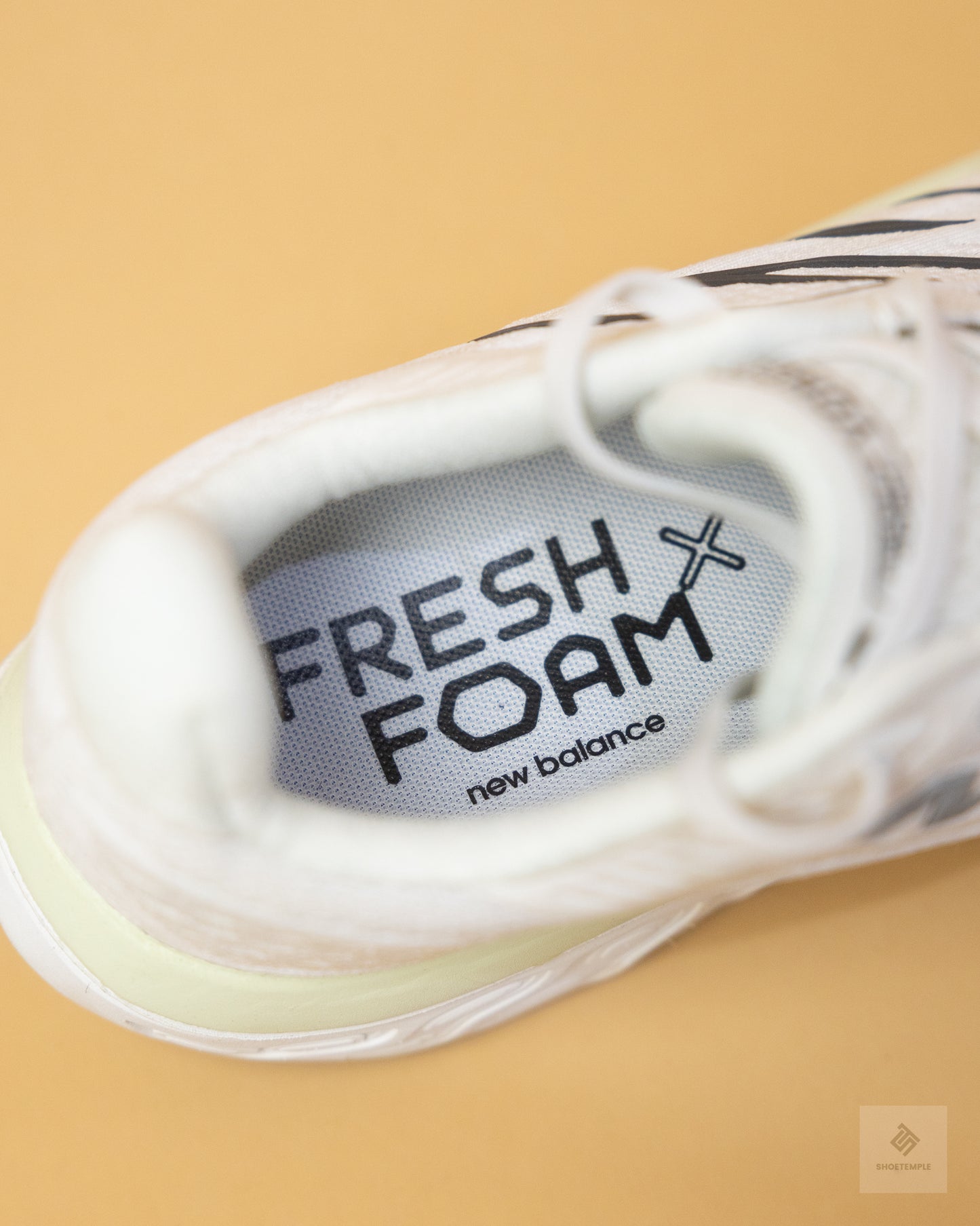 New Balance Fresh Foam X Vongo v6 Running Shoe - White/Silver