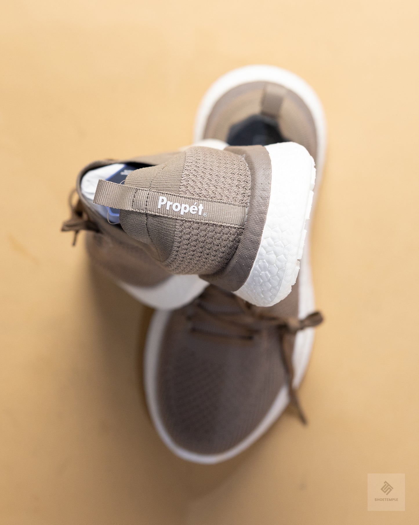 Propét B10 Unite Men's Knit Sneaker – Taupe