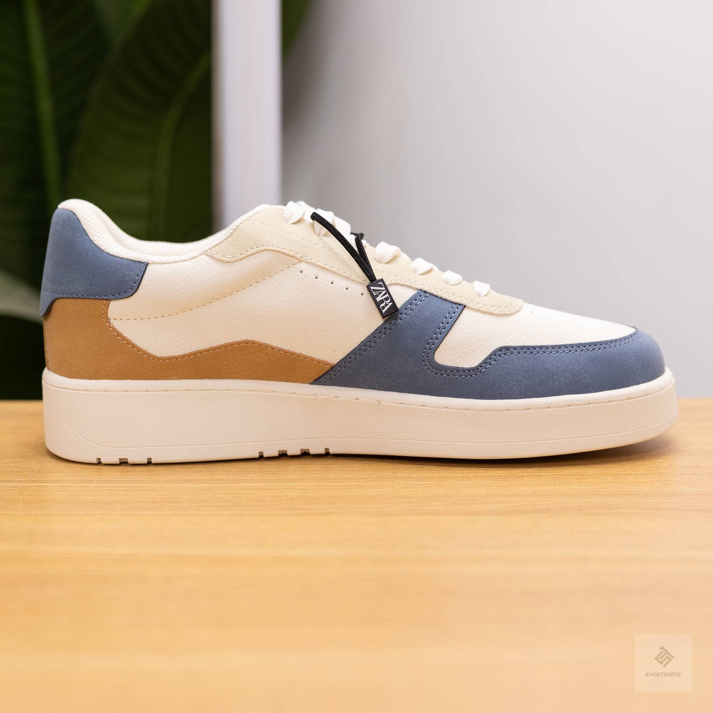 Zara Retro Sneaker