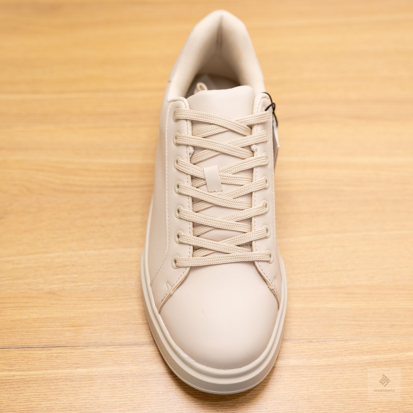 Zara Monochrome Sneaker