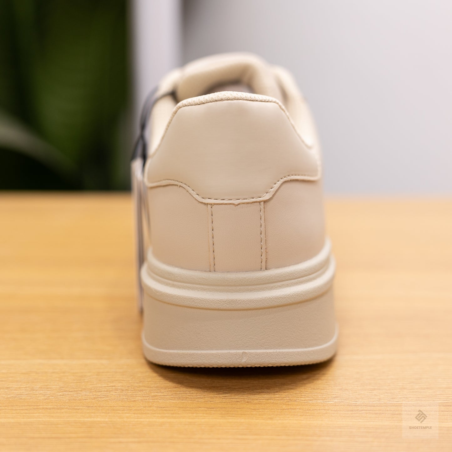 Zara Monochrome Sneaker