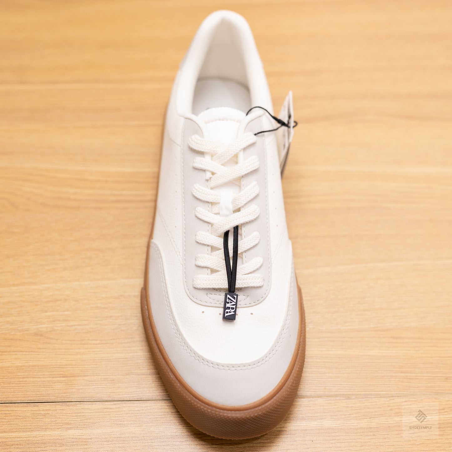 Zara Contrast Sneakers