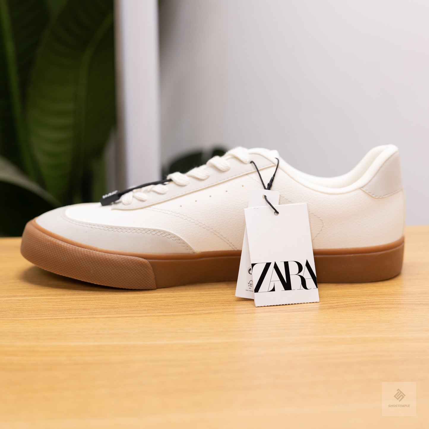 Zara Contrast Sneakers