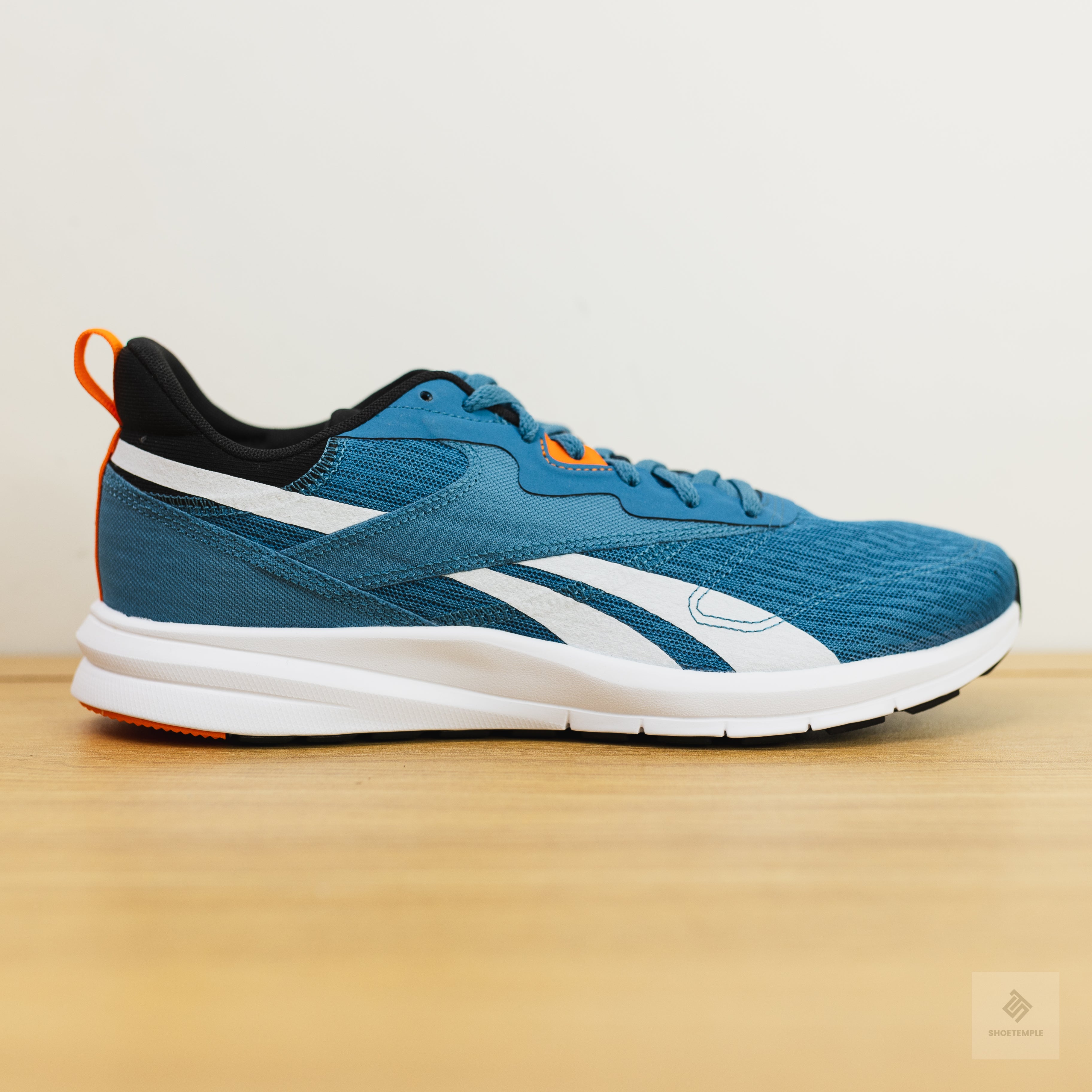 Reebok runner 3 4e on sale