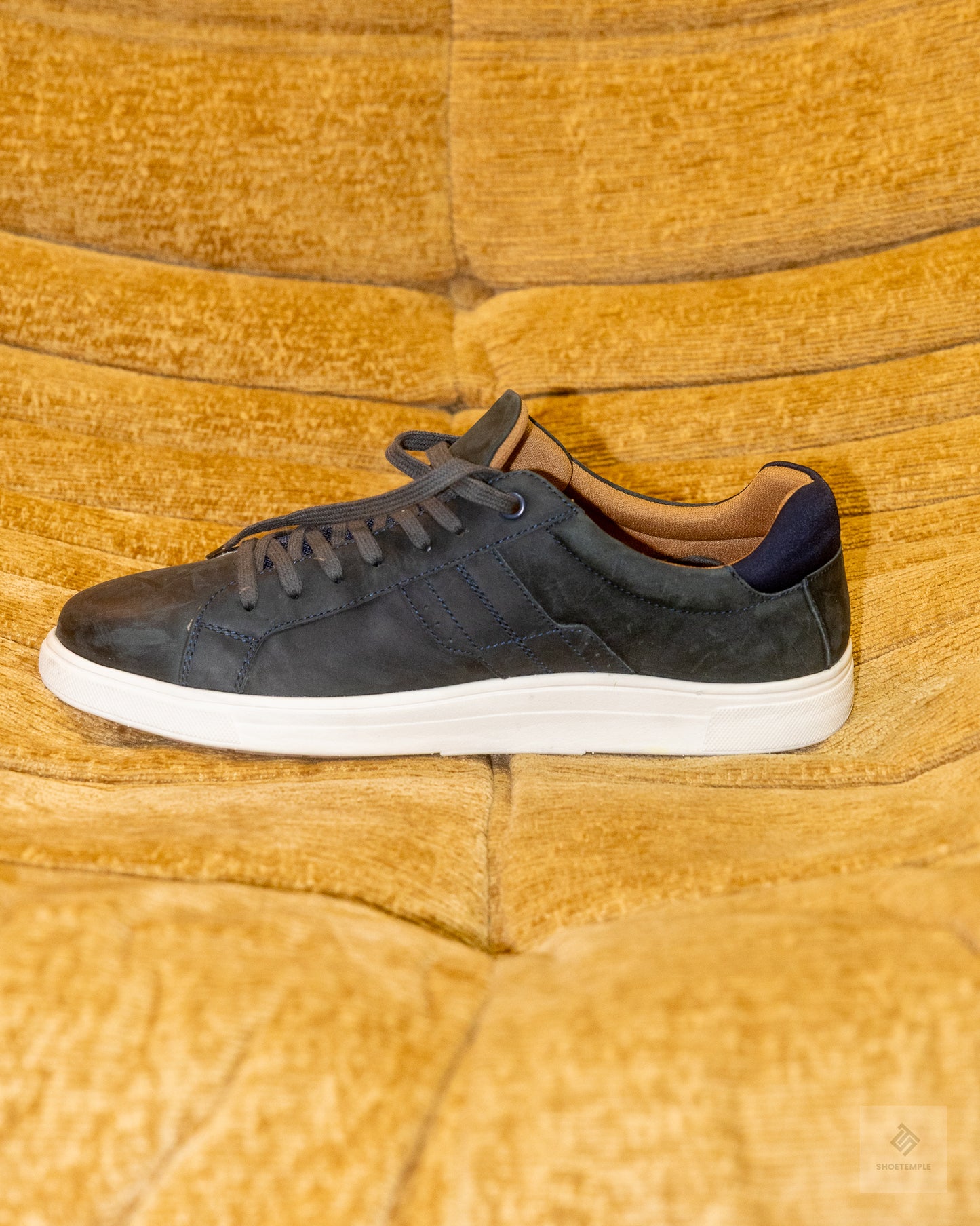 Hush Puppies Gravity sneakers in navy
