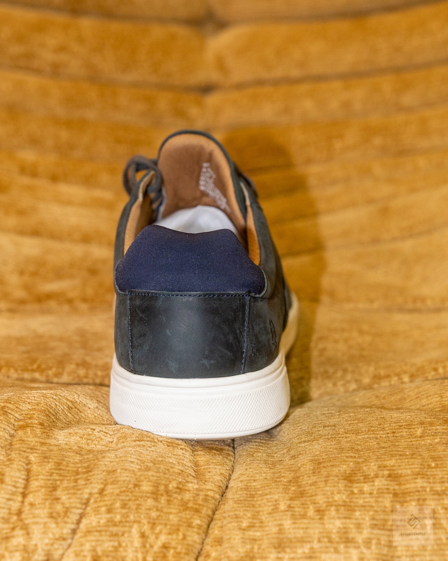 Hush Puppies Gravity sneakers in navy
