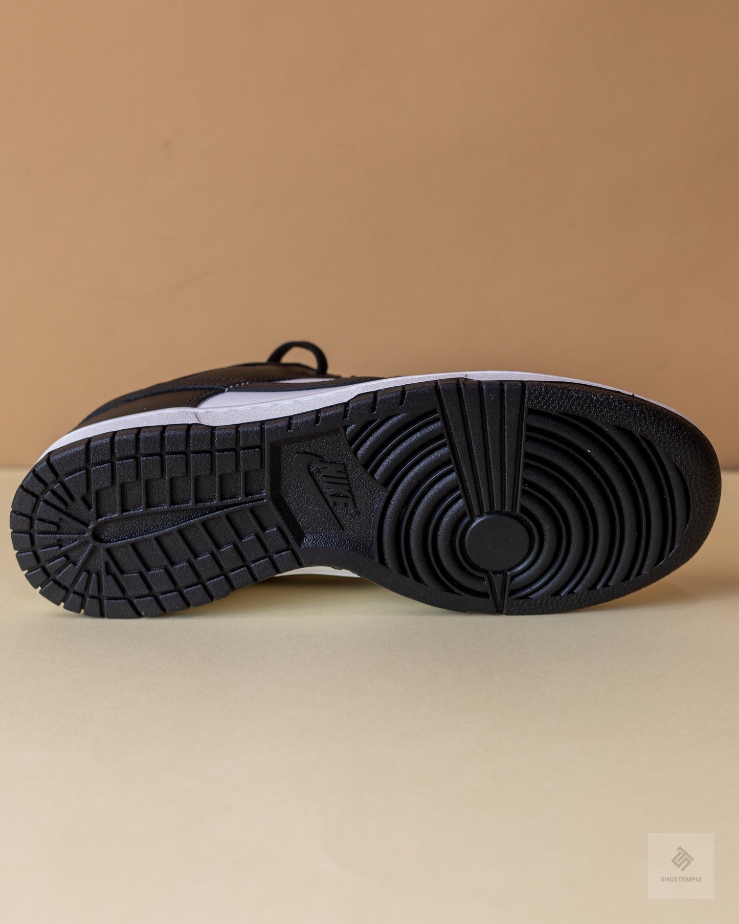 Nike Dunk Low Retro - Panda