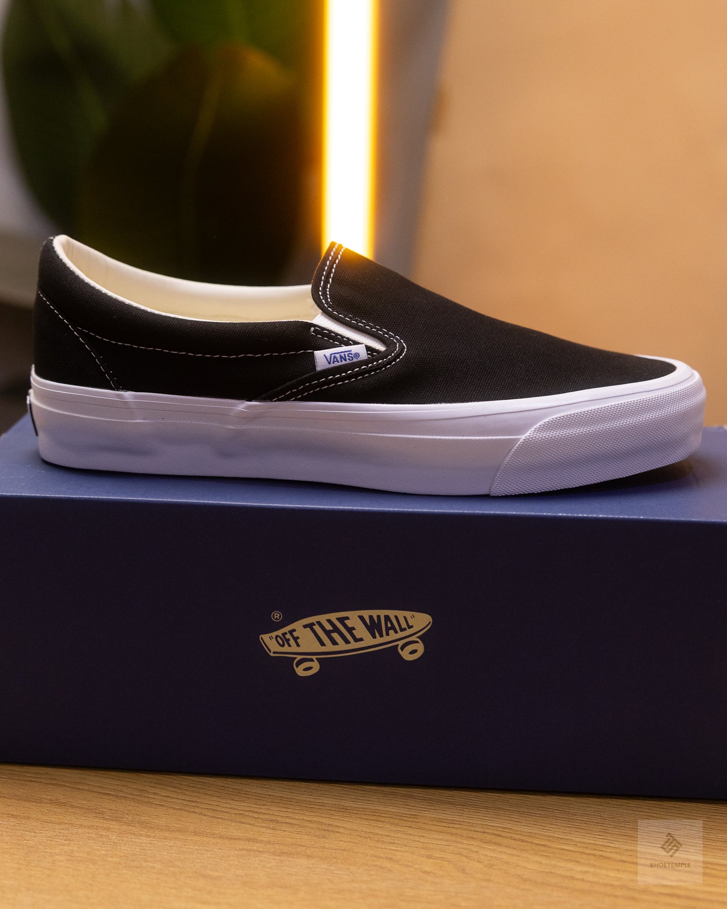 Vans Premium Slip-On Reissue 98 LX in black and white