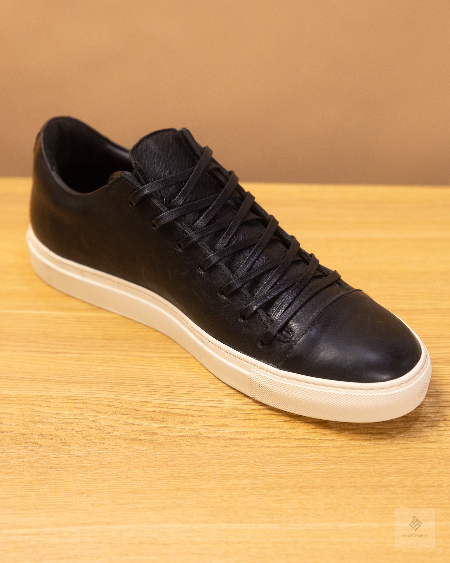 John Varvatos Reed Leather Low-Top Sneakers Black
