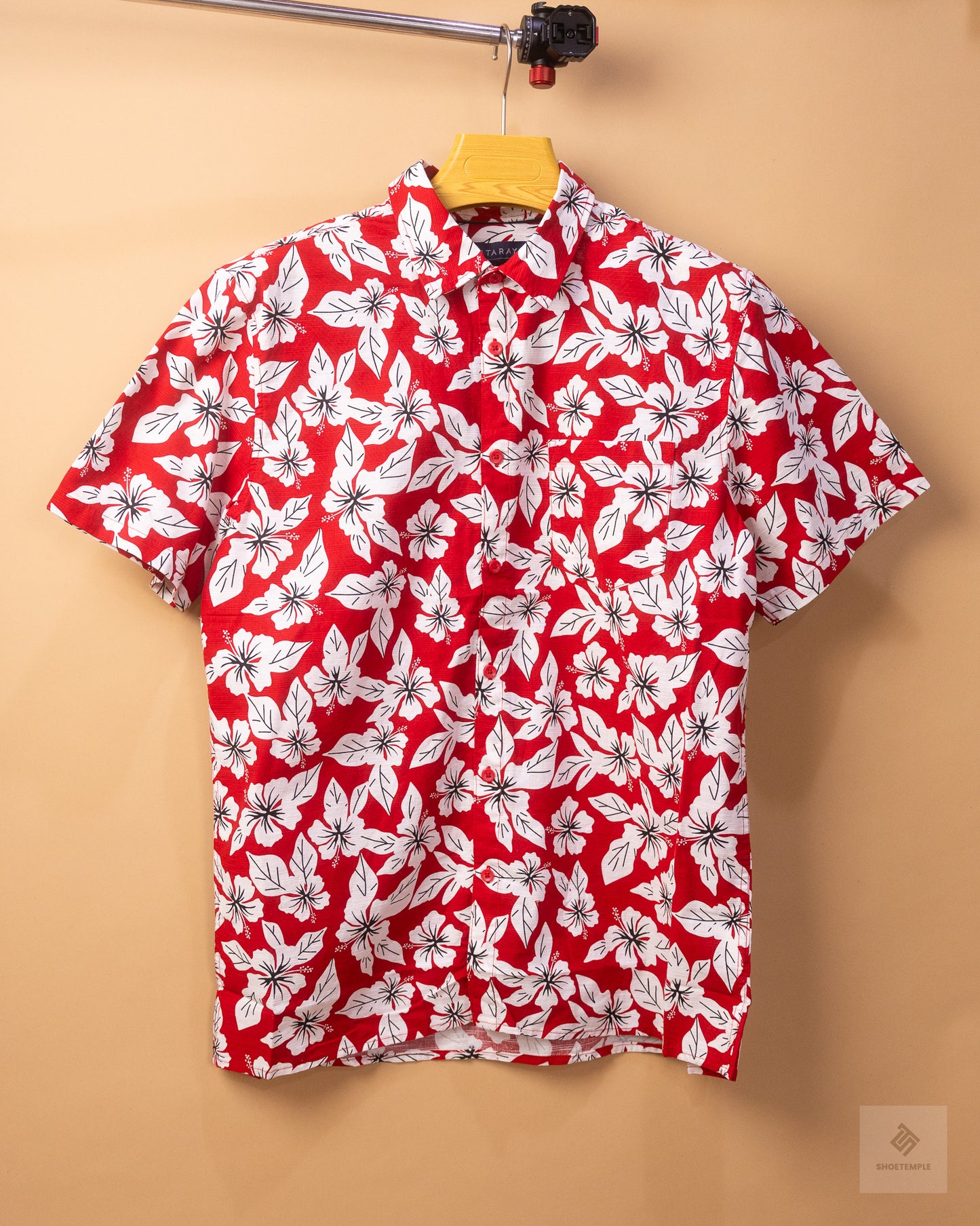 Mantaray red hibiscus print Hawaiian short-sleeve shirt