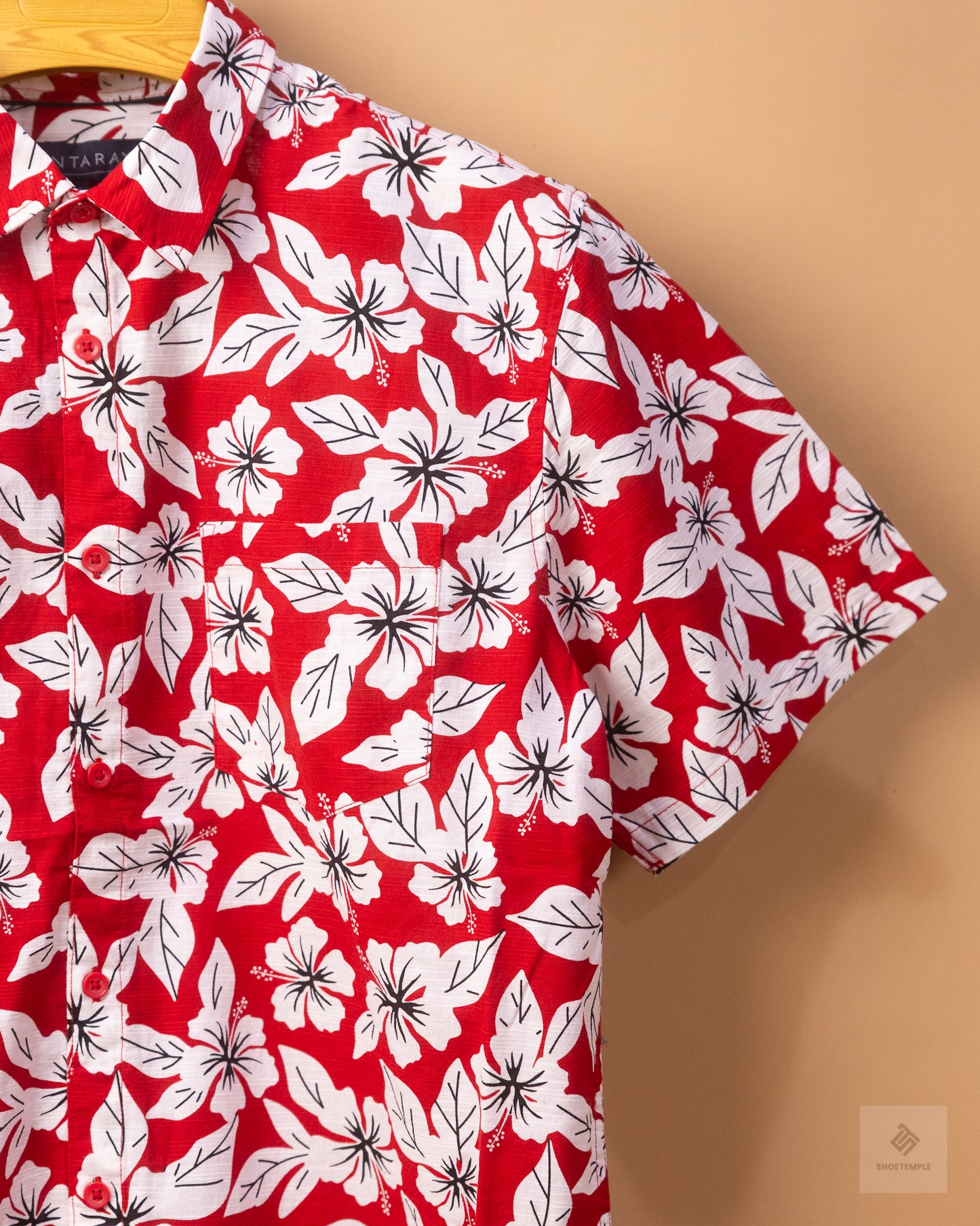 Mantaray red hibiscus print Hawaiian short-sleeve shirt