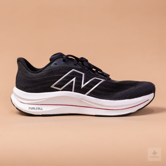 New Balance FuelCell Walker Elite Sneaker