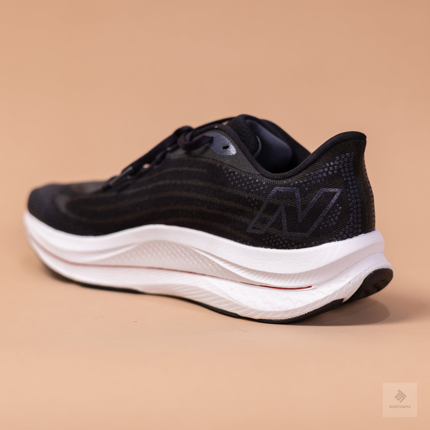 New Balance FuelCell Walker Elite Sneaker