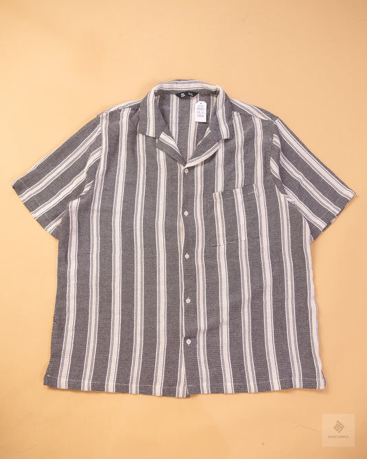 Short-sleeve resort collar shirt