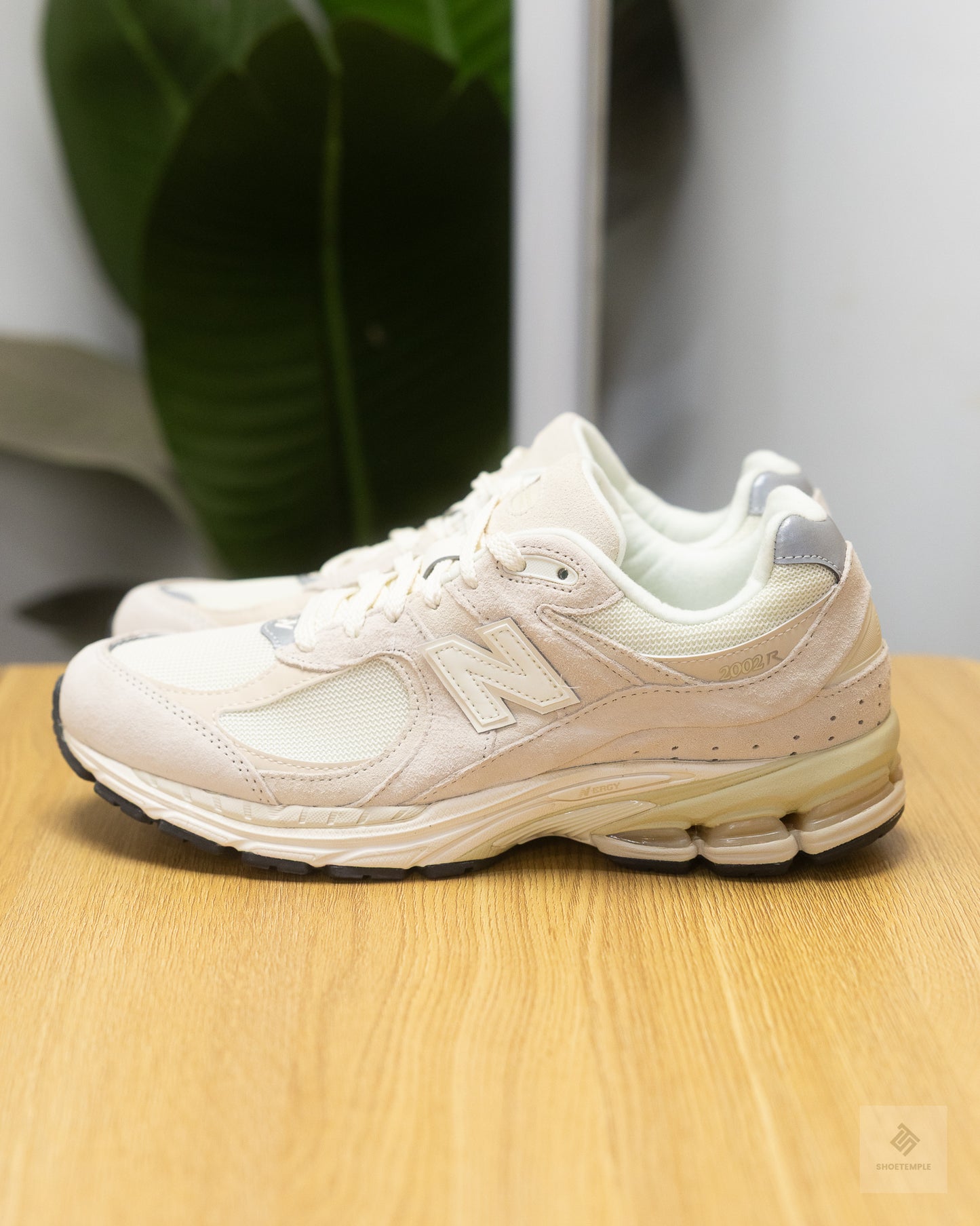 New Balance 2002R sneaker