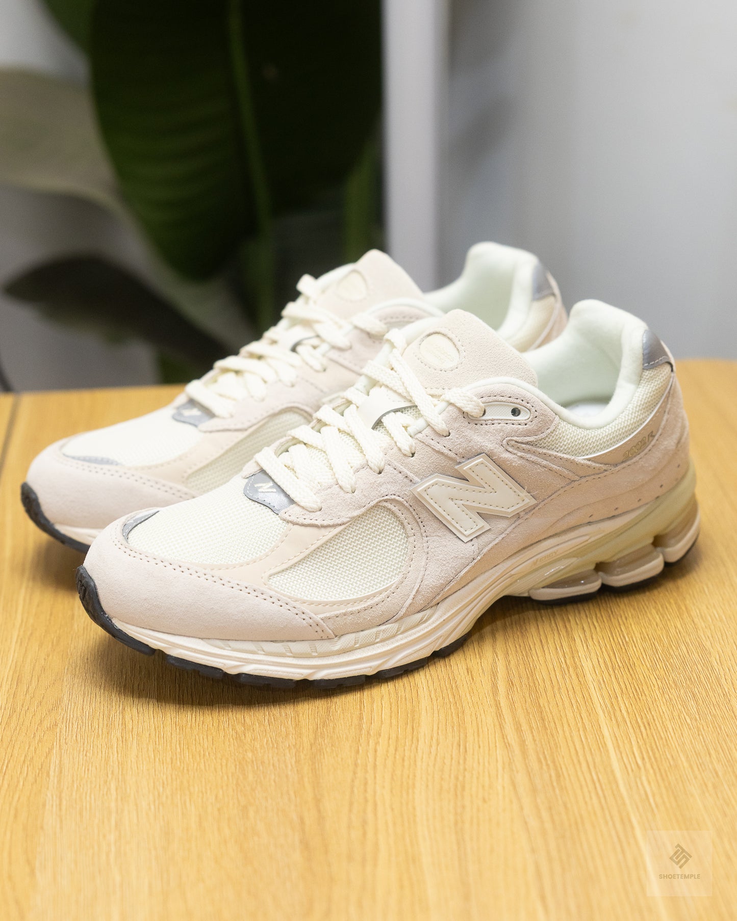 New Balance 2002R sneaker