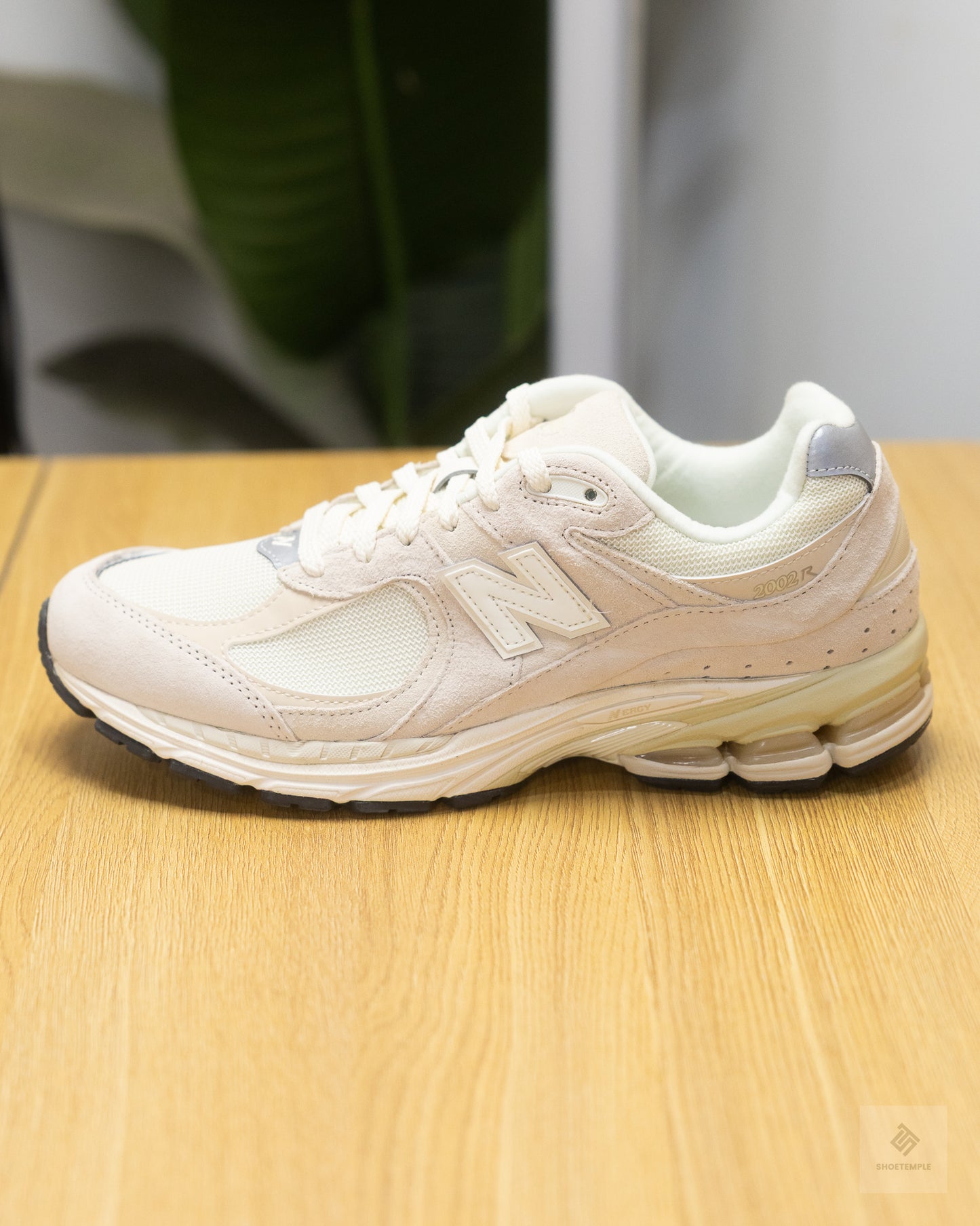 New Balance 2002R sneaker