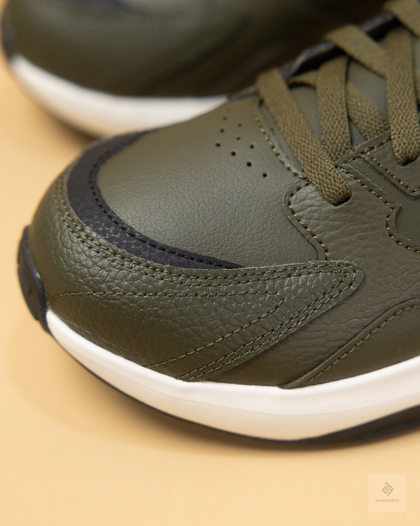 Under Armour Edge Leather men's training shoes Green