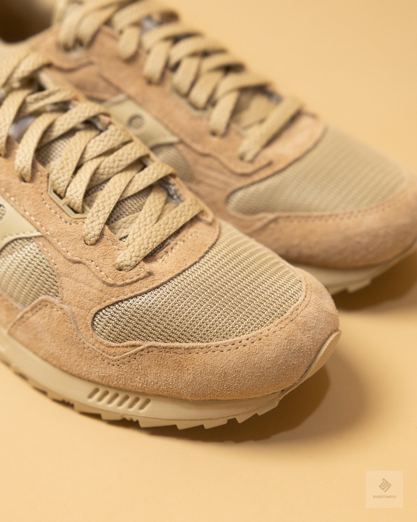 Saucony Shadow 5000 sneakers in the "Sand" beige
