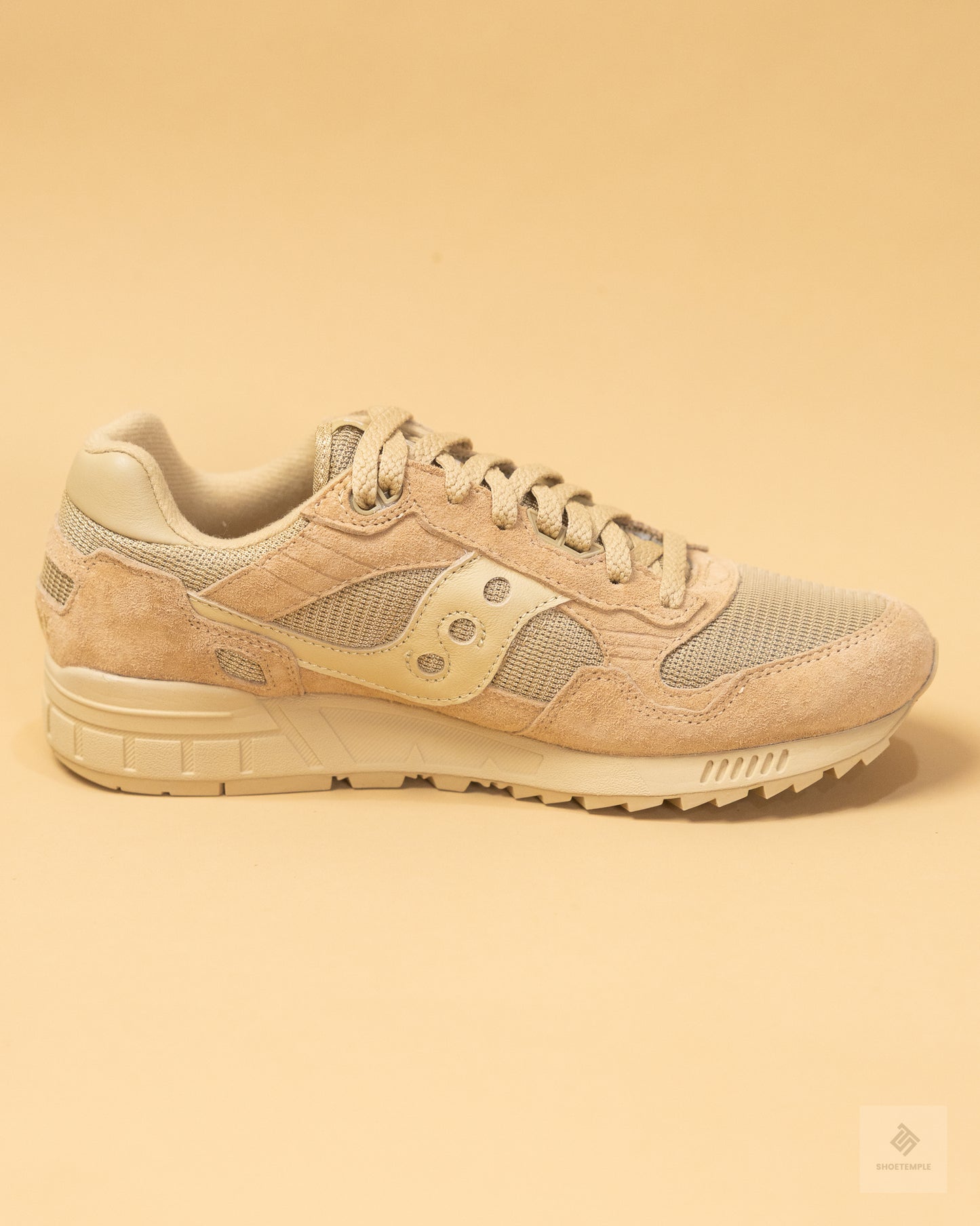 Saucony Shadow 5000 sneakers in the "Sand" beige