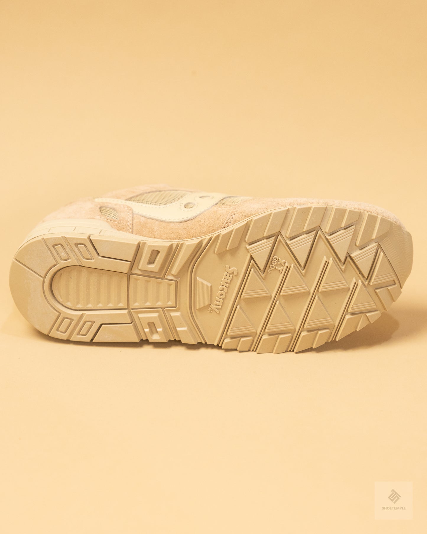 Saucony Shadow 5000 sneakers in the "Sand" beige