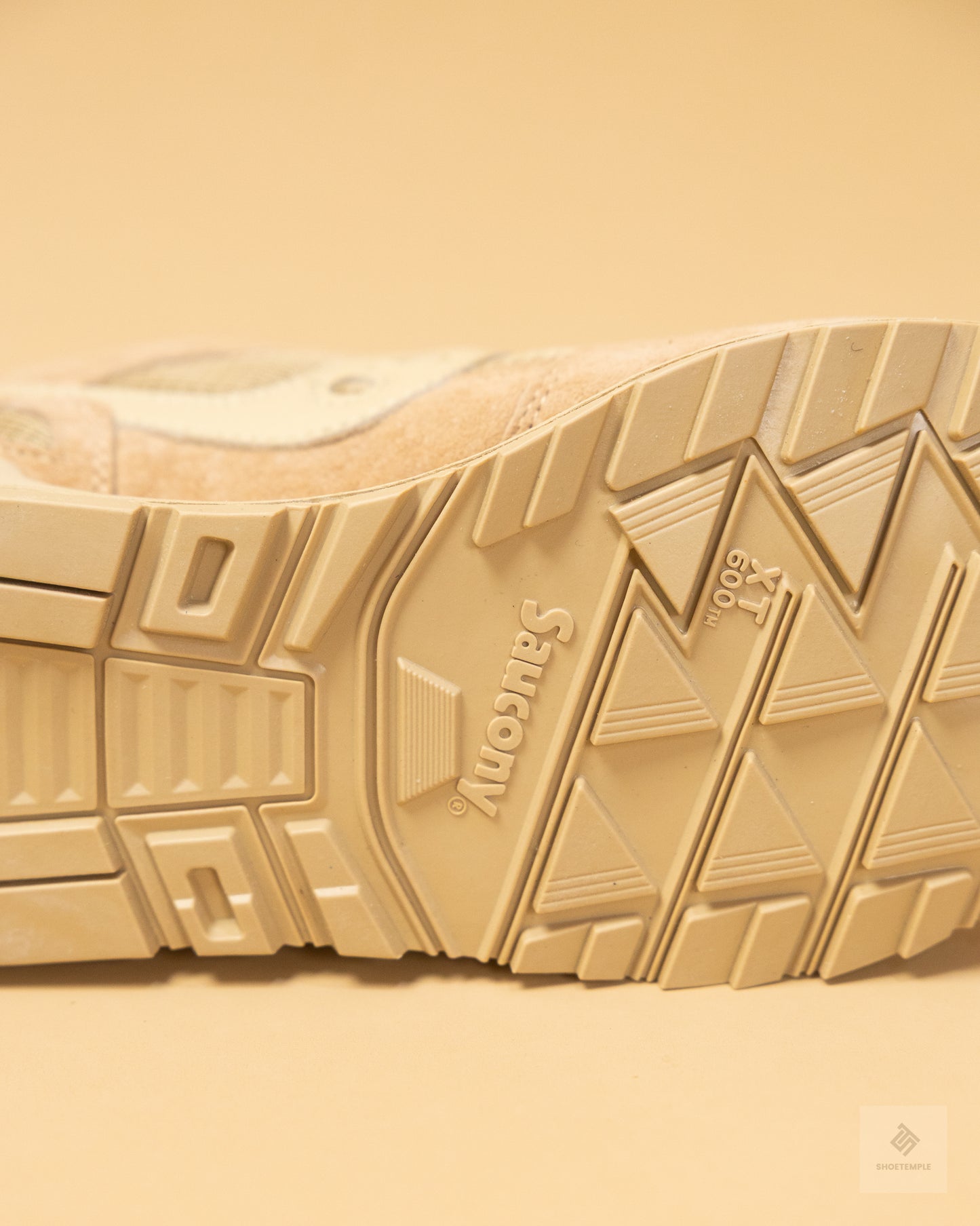 Saucony Shadow 5000 sneakers in the "Sand" beige