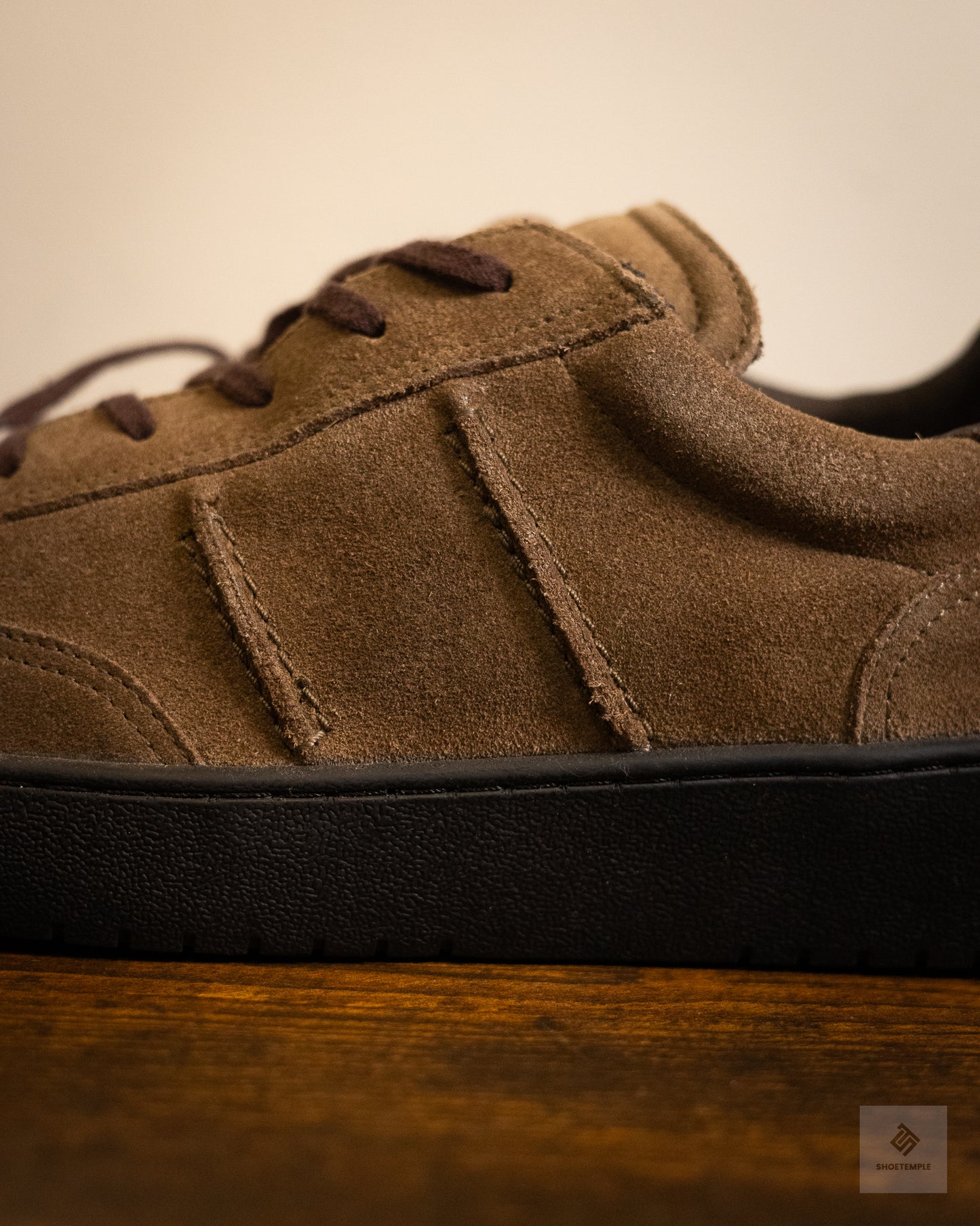 ROAN Beige Suede Sneaker