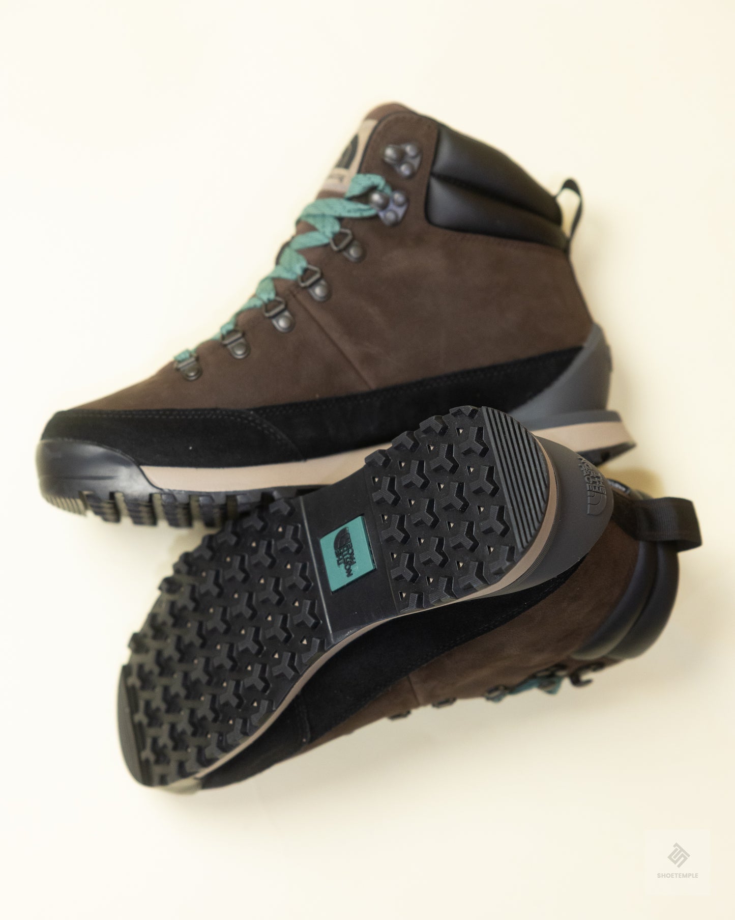 The North Face Men's Back-To-Berkeley IV Leather Waterproof Boots