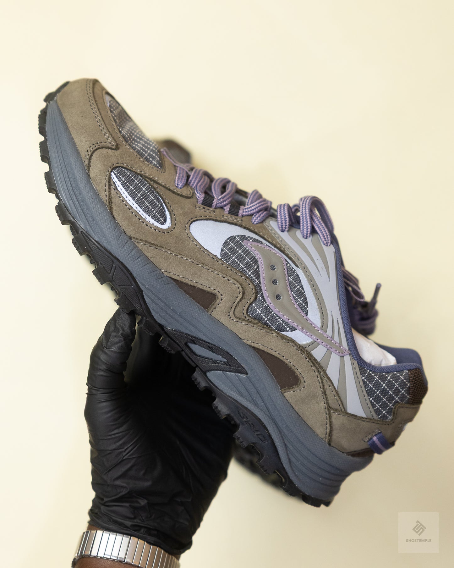 Saucony Grid Aura X Sneaker