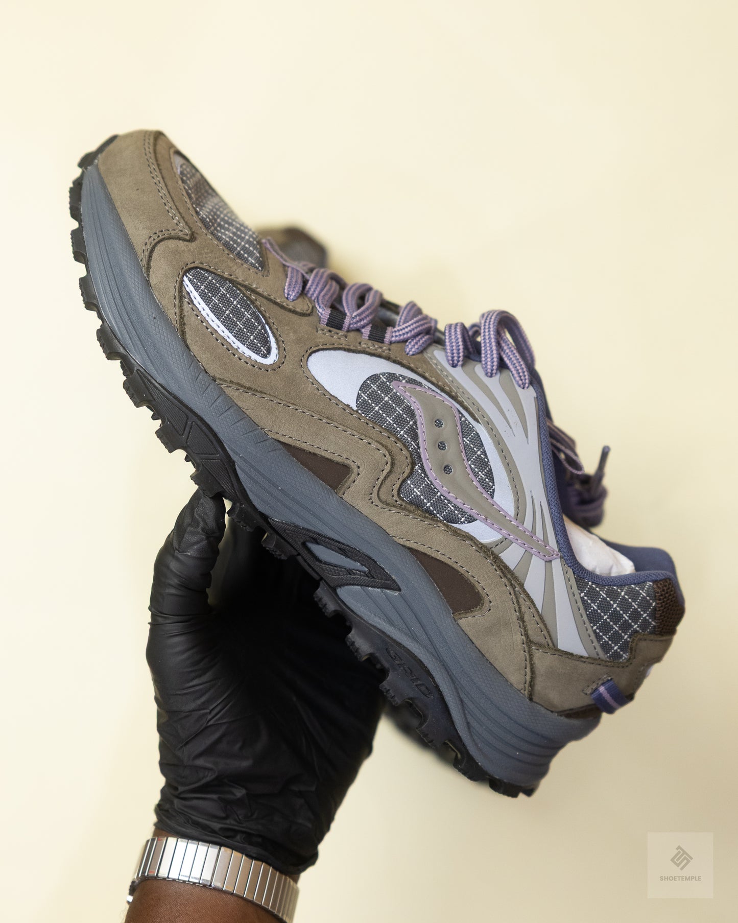 Saucony Grid Aura X Sneaker