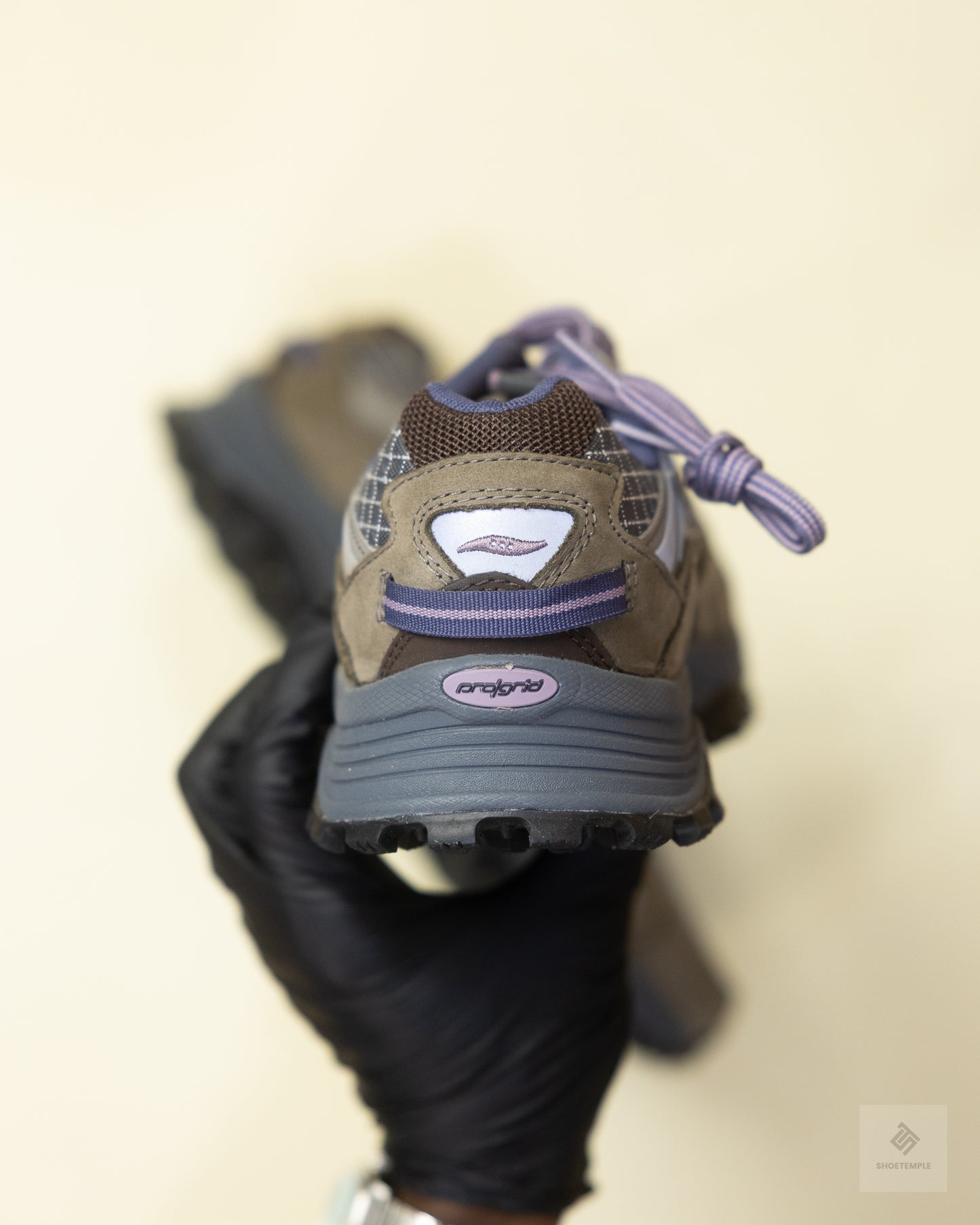 Saucony Grid Aura X Sneaker
