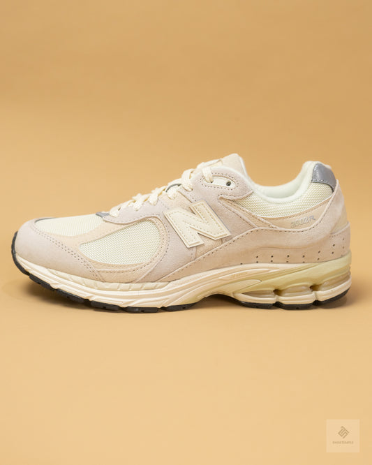 New Balance 2002R sneaker