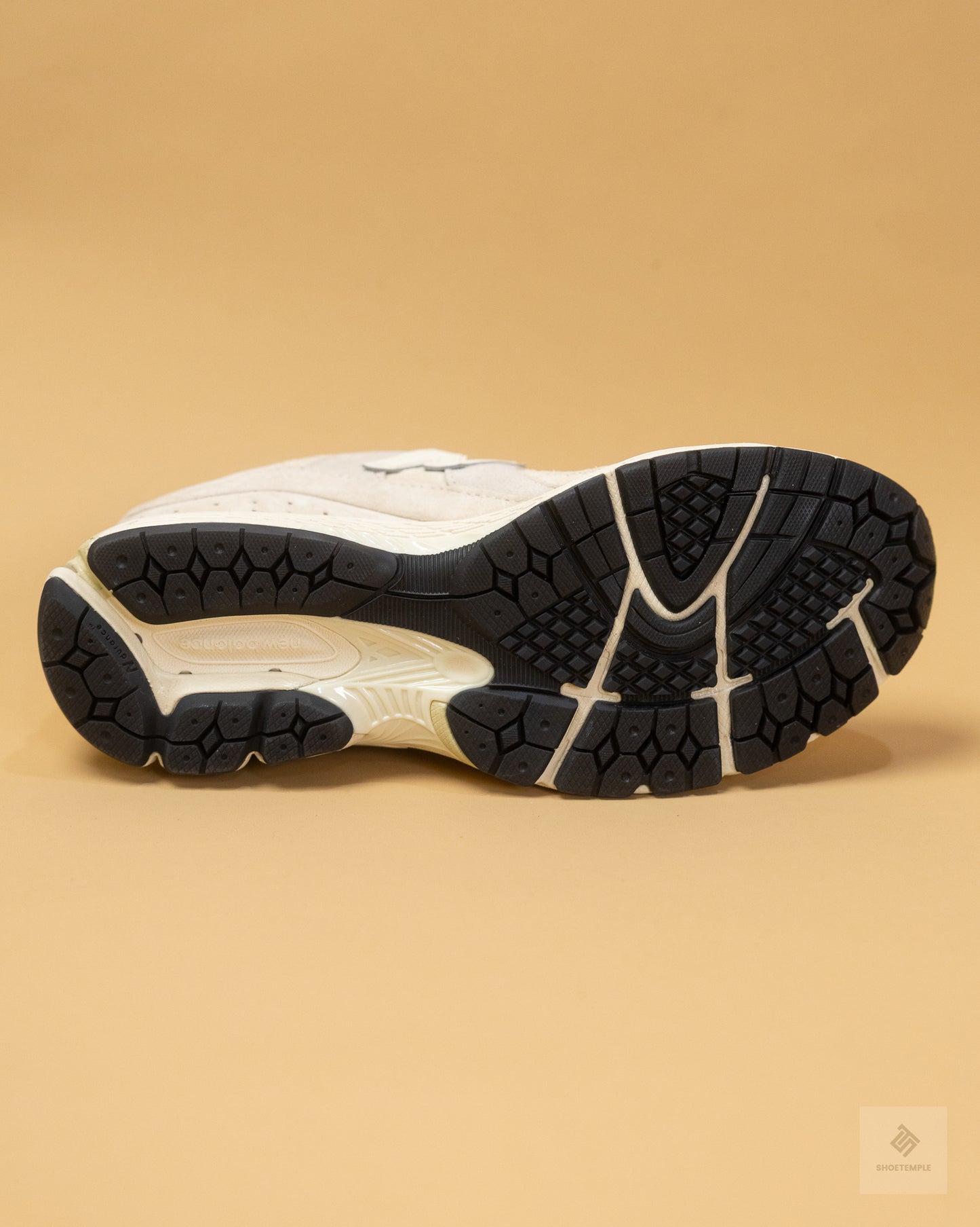 New Balance 2002R sneaker