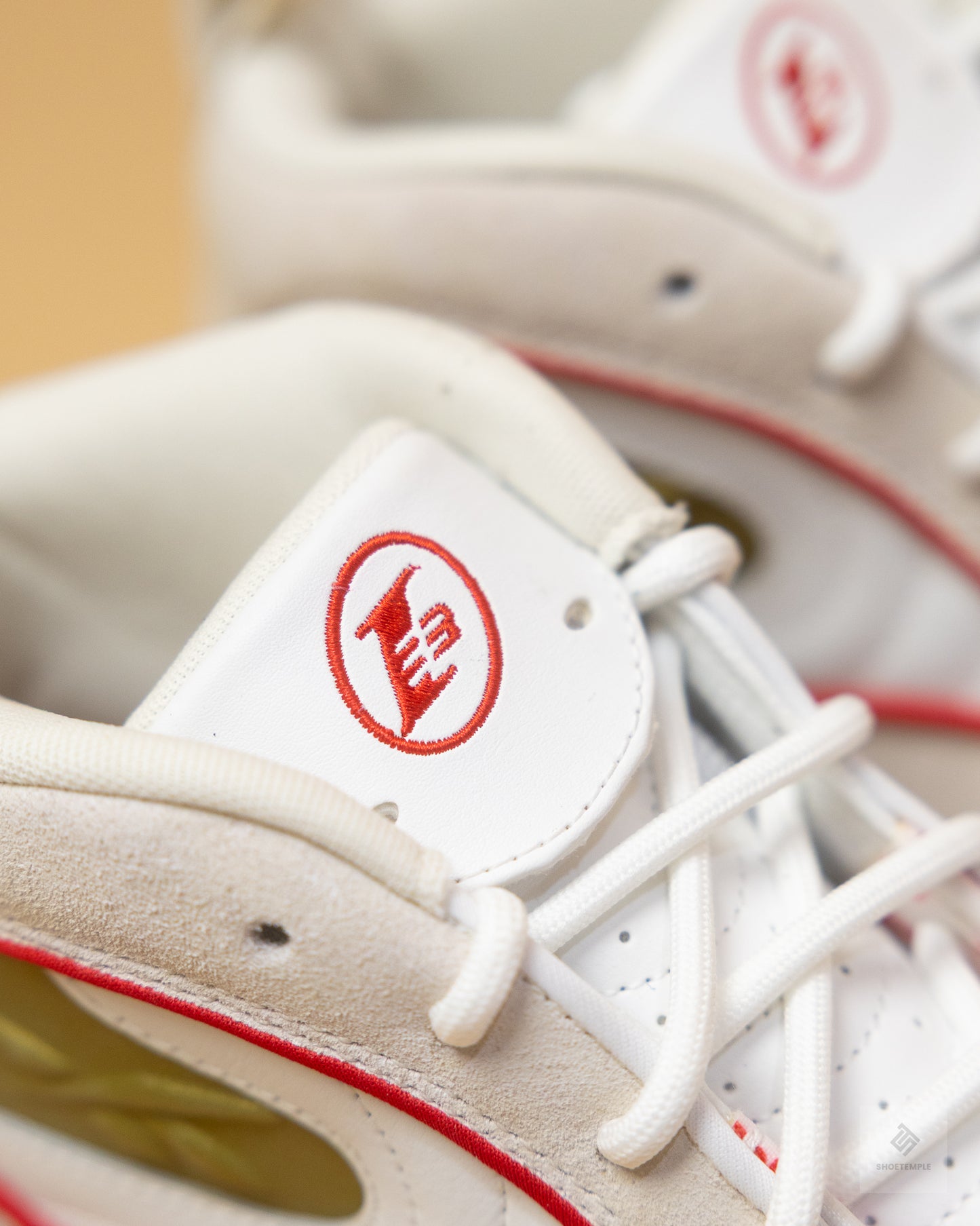 Reebok Answer III - Chalk/Vector Red/Gold