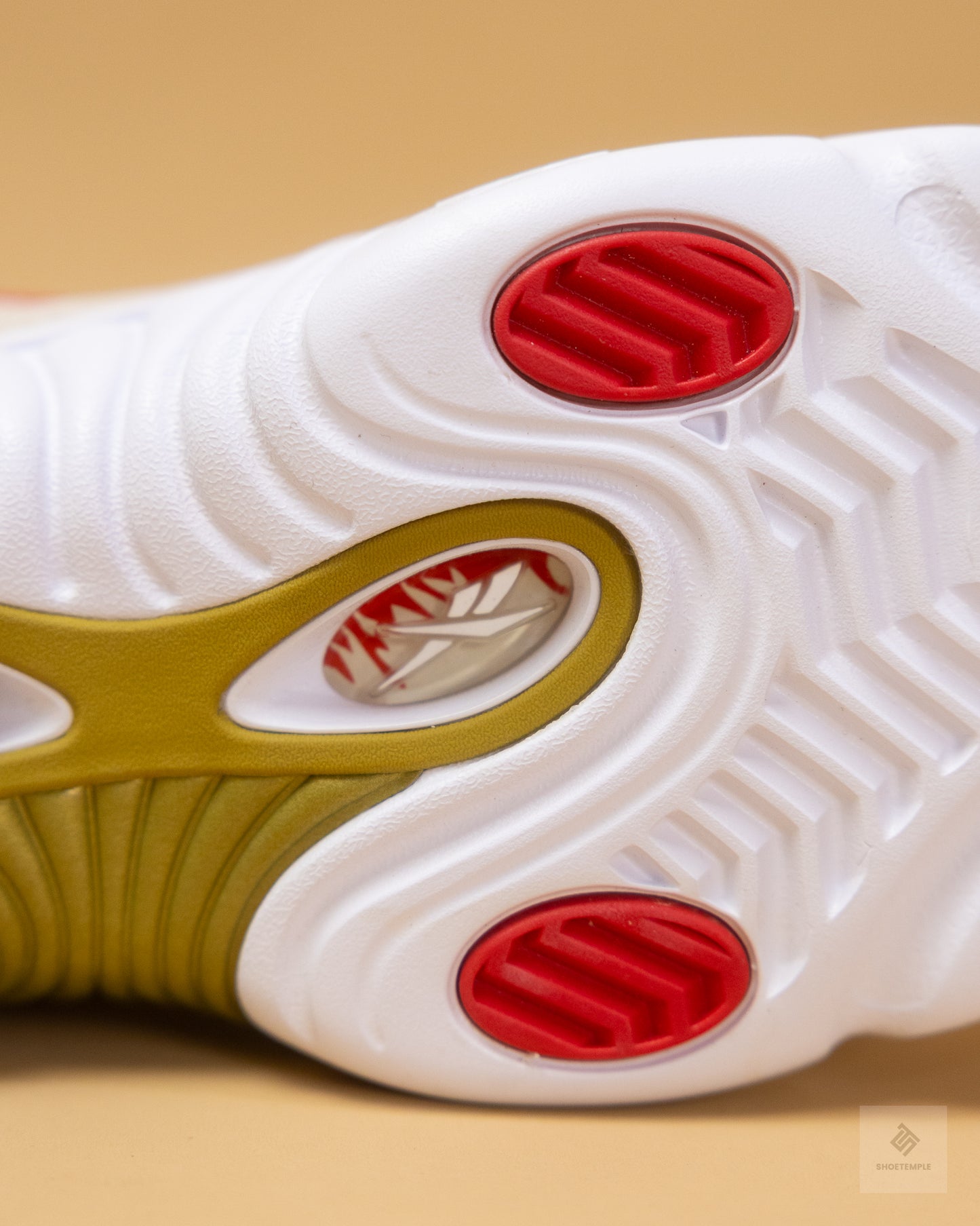 Reebok Answer III - Chalk/Vector Red/Gold