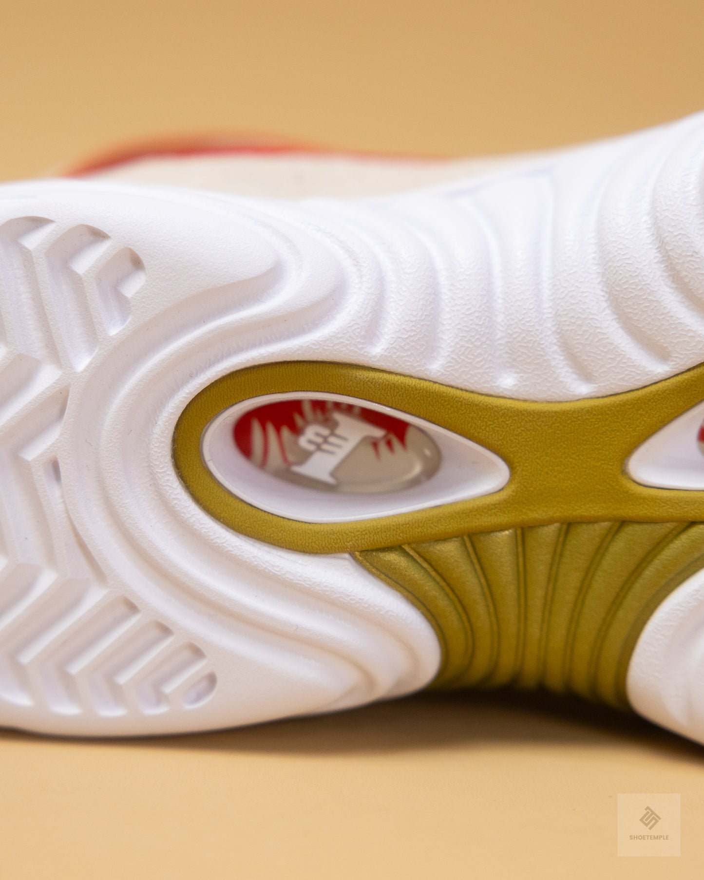 Reebok Answer III - Chalk/Vector Red/Gold