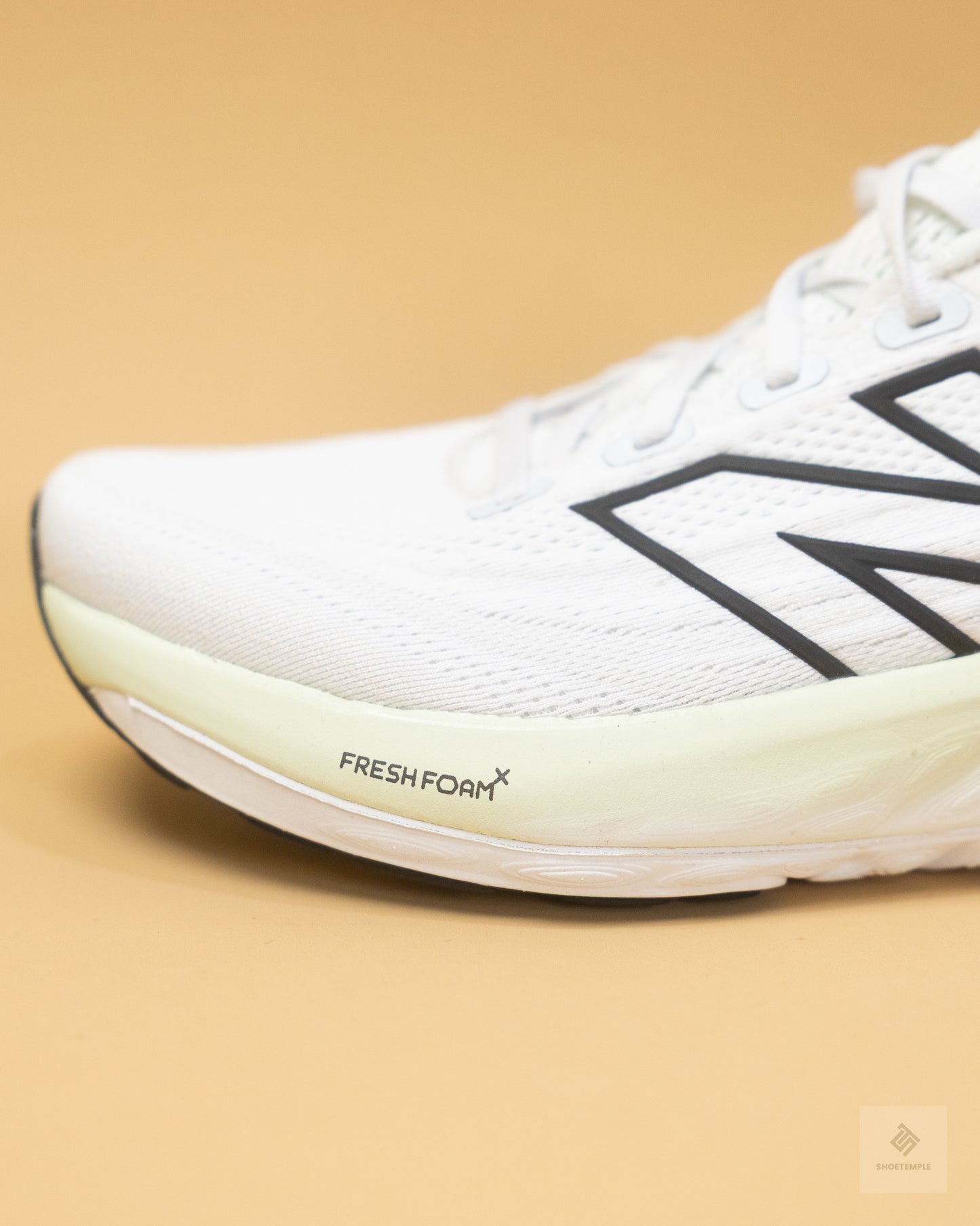 New Balance Fresh Foam X Vongo v6 Running Shoe - White/Silver