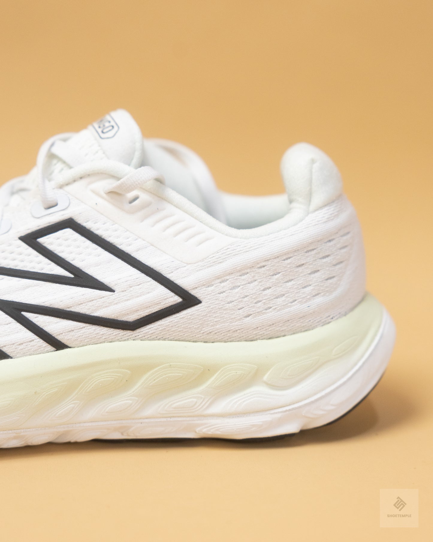 New Balance Fresh Foam X Vongo v6 Running Shoe - White/Silver