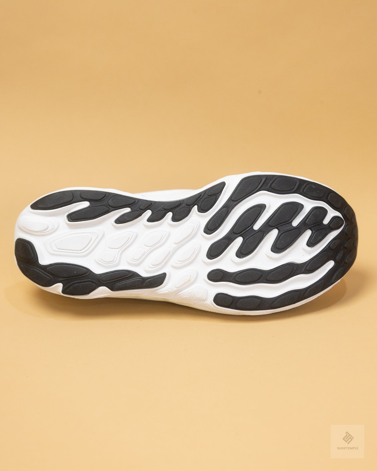 New Balance Fresh Foam X Vongo v6 Running Shoe - White/Silver