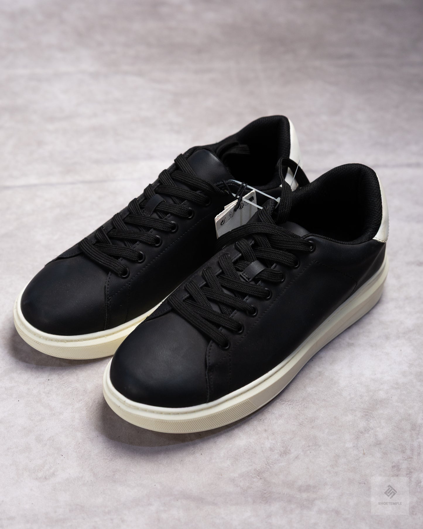 Zara Black Sneaker