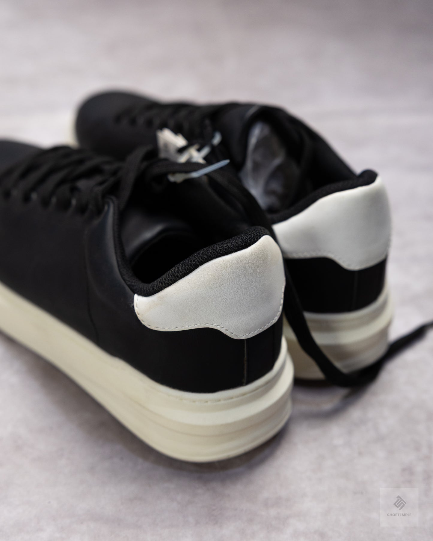 Zara Black Sneaker