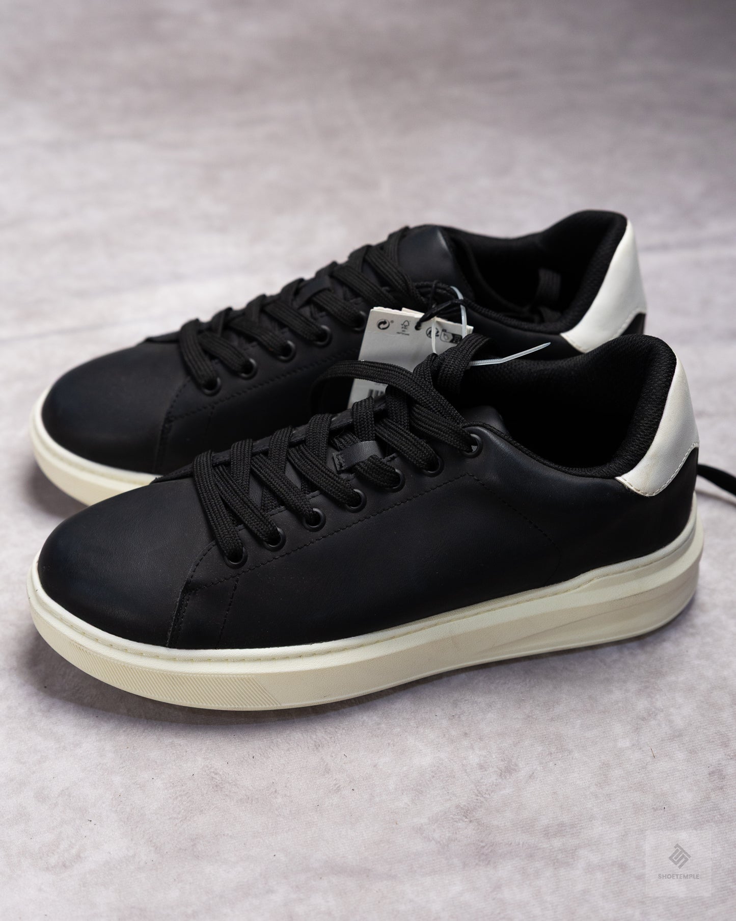 Zara Black Sneaker