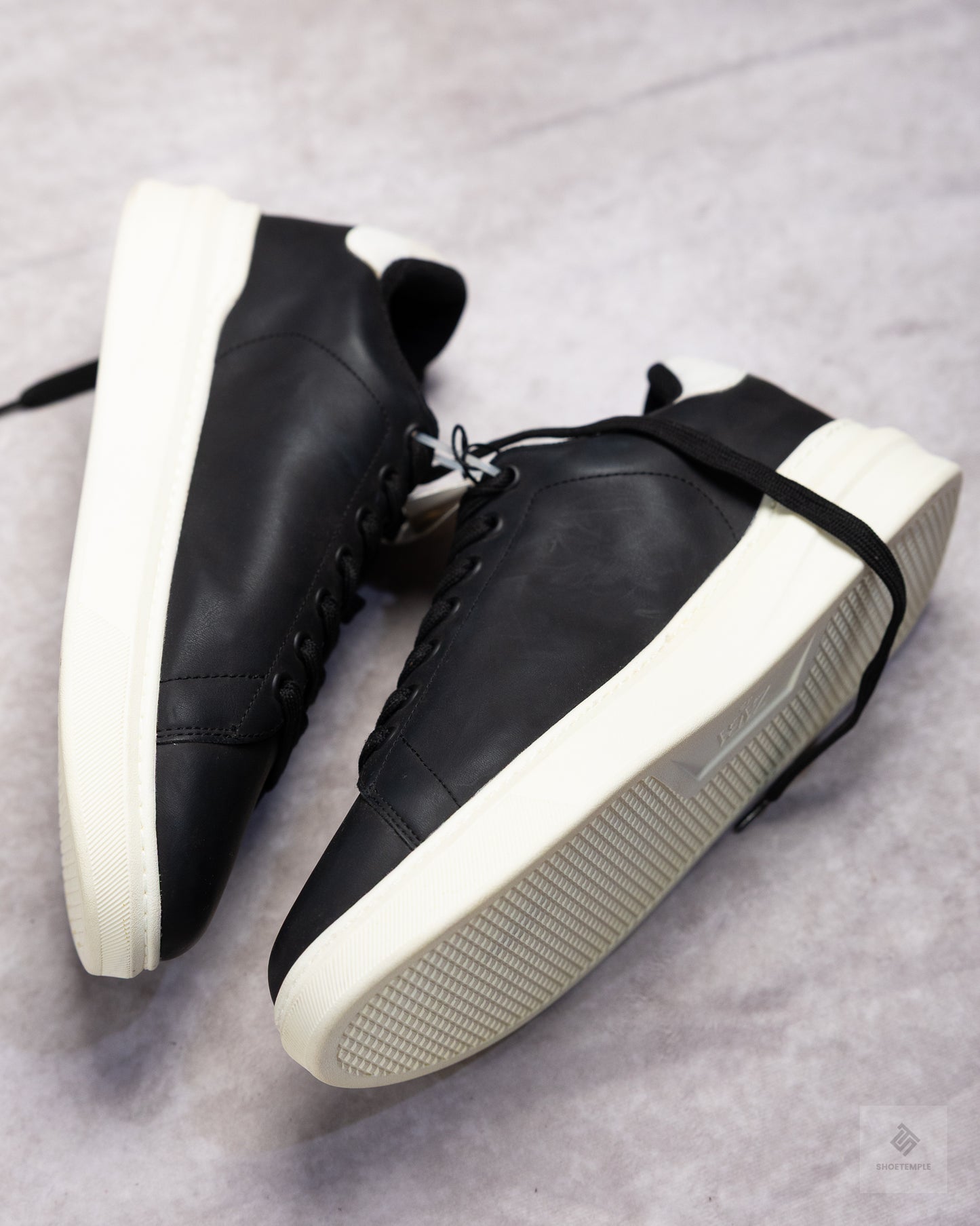 Zara Black Sneaker